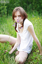 Russian free female gallerys poses outdoors